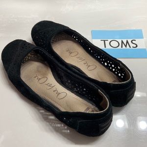Tom’s Women’s Size 6 Black Eyelet Suede Ballet Slipper